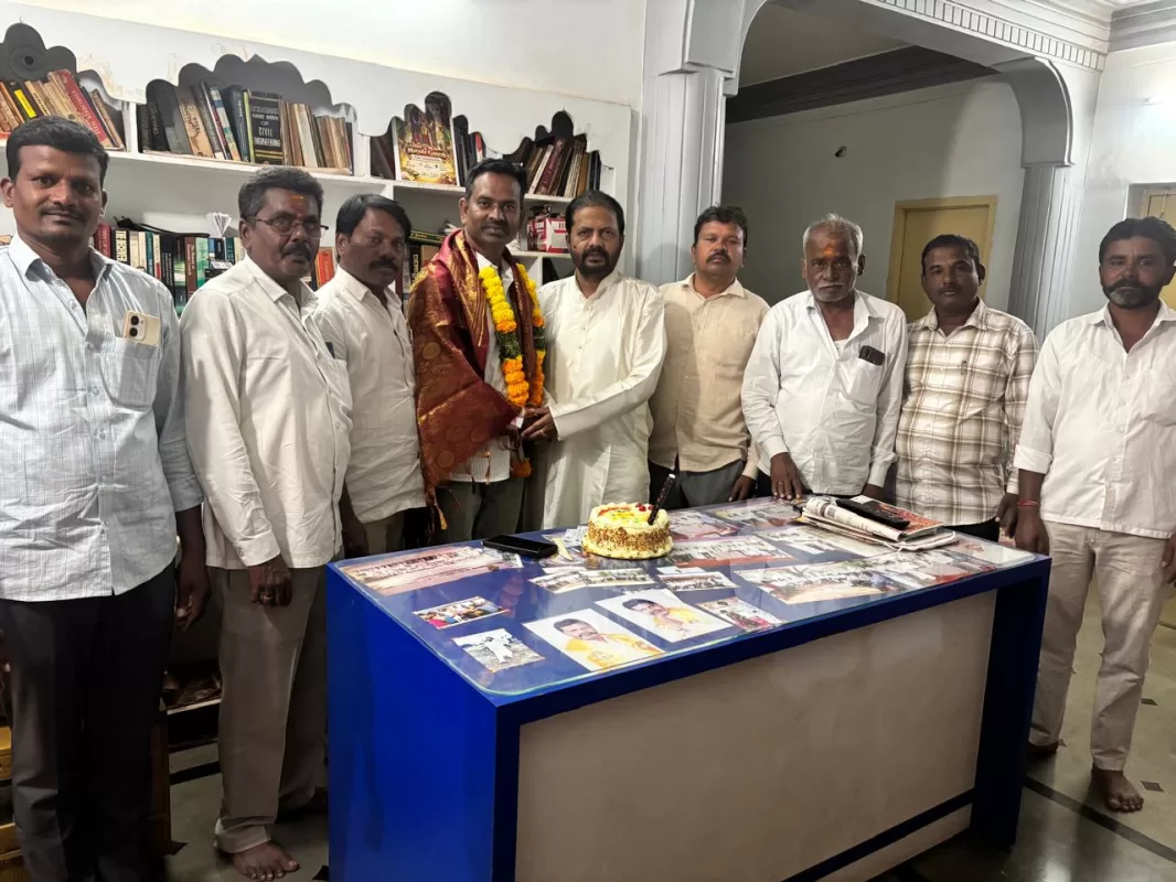 వైభవంగా కవేలి అశోక్ జన్మదిన వేడుక మహోత్సవం ఆర్ ఎం బి న్యూస్ ప్రతినిధి అక్టోబర్ 15