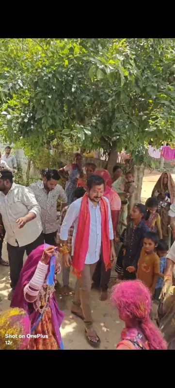 మేళ్లచెరువు మండలం సాధు తండా గ్రామంలో వినాయక పూజల్లో పాల్గొన్న బిఆర్ఎస్ పార్టీ నాయకులు పిల్లుట్ల రఘు అన్న
