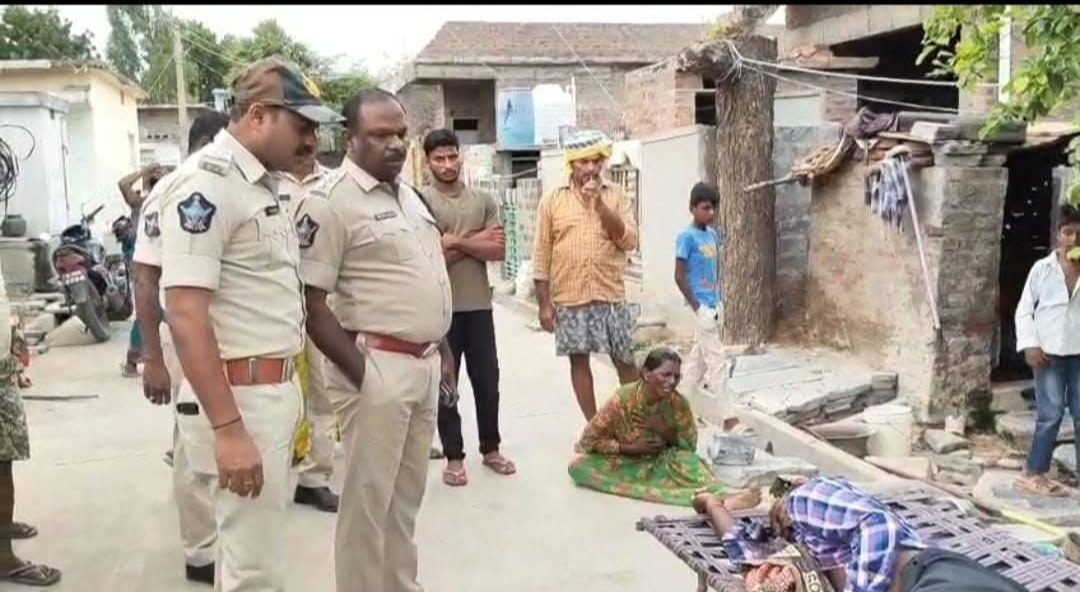ఓబులేసునిపల్లెలో దారుణ హత్య
