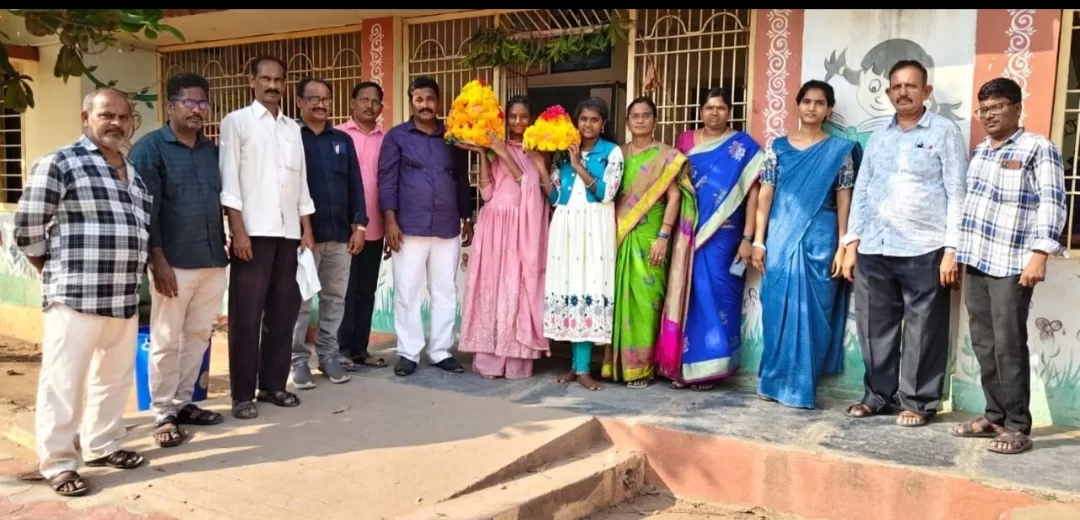 మంచికల్లు జెడ్పీ హైస్కూల్‌లో దసరా సంబురాలు ఘనంగా జరిగాయి.