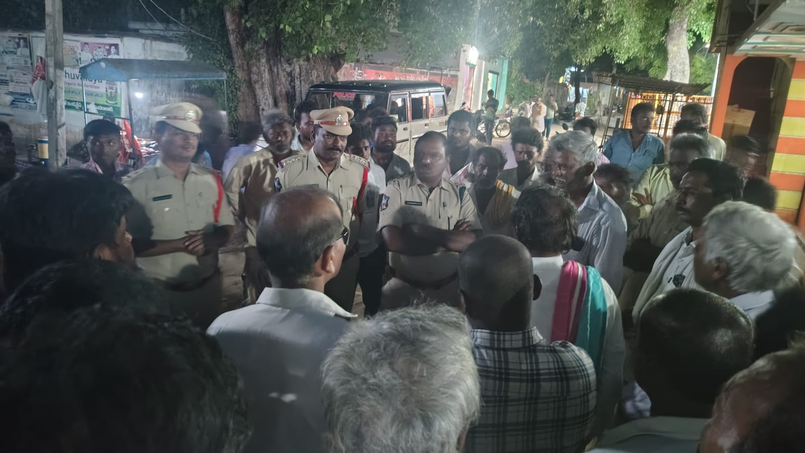 వర్గ పోరుకు దూరంగా ఉండండి, డీఎస్పీ, బి మహేశ్వరరావు